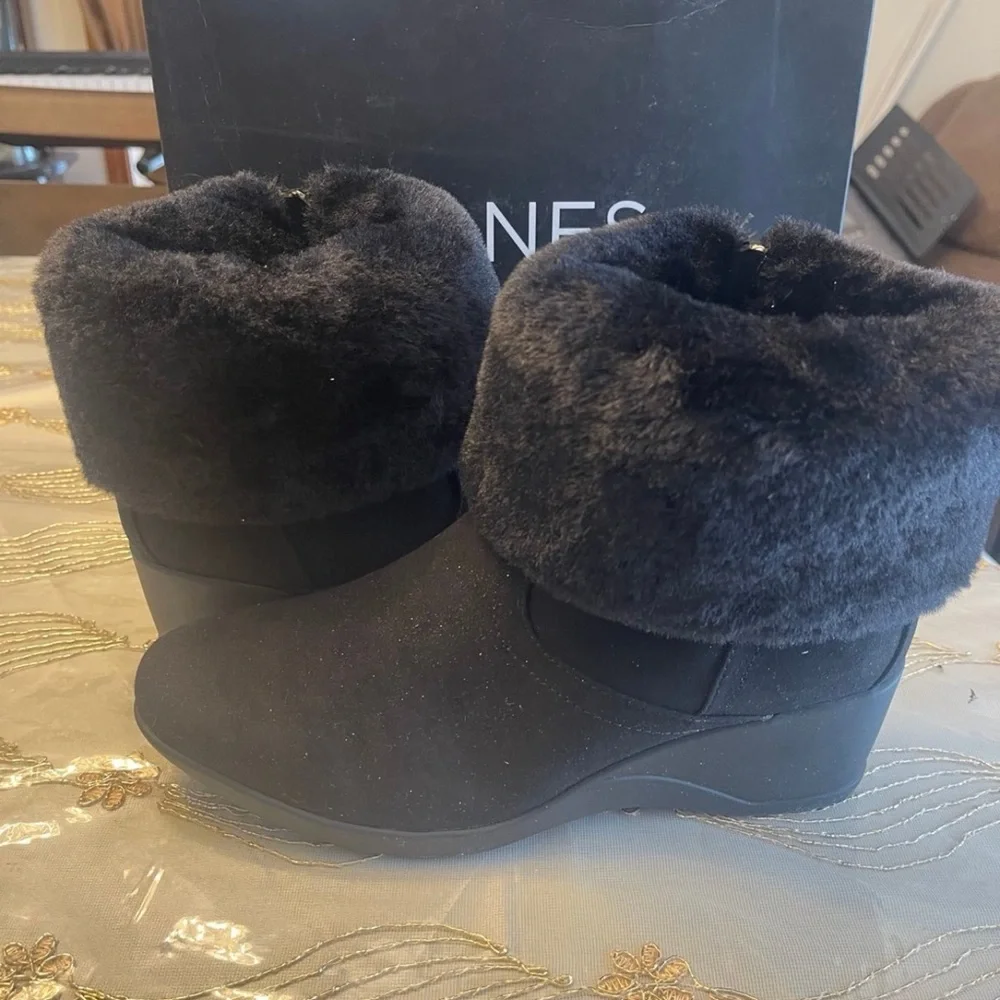 Jones New York Black Faux Fur Winter Boots